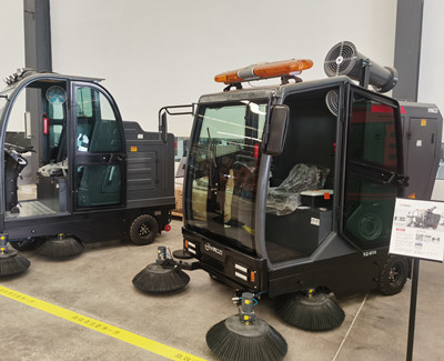 駕駛式掃地機 駕駛式掃地機